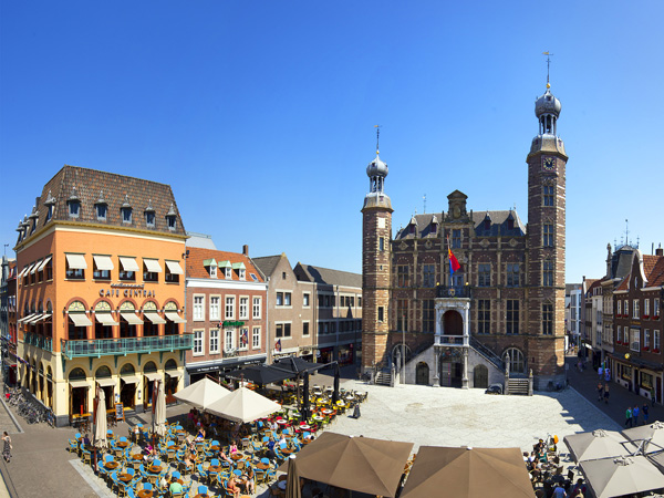 Venlo – interactief moordspel bij Café Restaurant Central voor bedrijfsuitje, familiefeest of vrijgezellenfeest