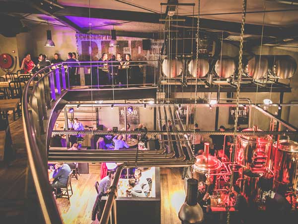 Almere – dinerspel bij Bierfabriek voor familiefeest, teamuitje en vriendenuitje