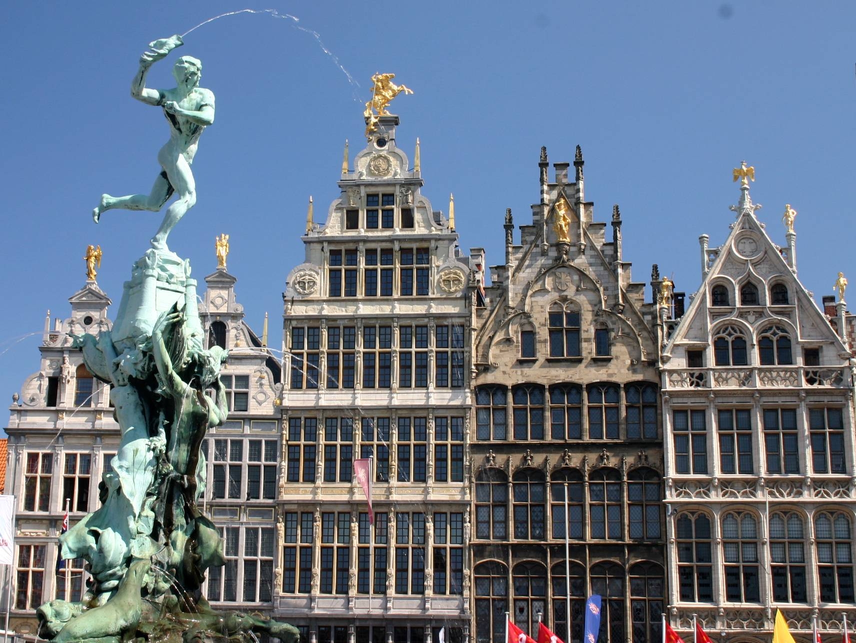 Dinerspel in Antwerpen met levendige scènes en unieke opdrachten